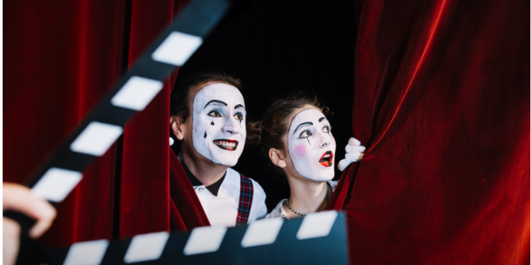 Oficinas de Teatro, Voz, Comunicação e Expressão têm vagas abertas para adultos de Biguaçu