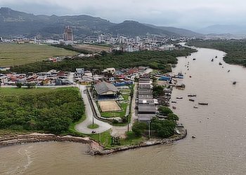 Acordo entre Prefeitura e SPU viabiliza regularização de imóveis na Foz do Rio Biguaçu