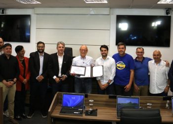 Câmara Municipal de São José entrega Moção ao Senador Esperidião Amin