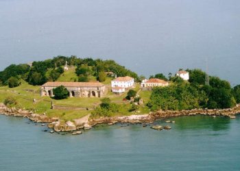 Fortalezas históricas de SC revelam canhões, capela e segredos da defesa; saiba como visitar