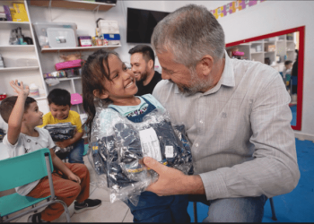 Servidores prestam homenagem emocionante a Salmir Silva na despedida da Prefeitura de Biguaçu