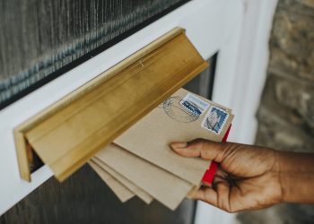 Governador Celso Ramos agora tem CEP por rua; mudança agiliza entregas no município