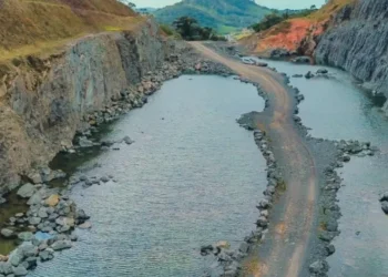 Por que é proibido entrar em “lagoa” de águas cristalinas próxima à BR-280 em SC