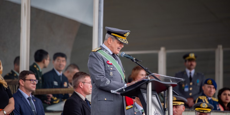 Em meio a guerras, Comandante do Exército faz promessa: “Pronto para preservar a soberania e a integridade territorial do Brasil”
