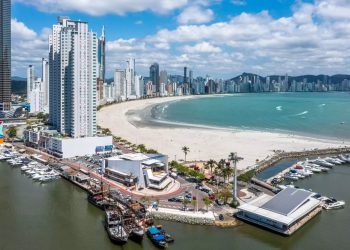 Descubra o que mantém Balneário Camboriú no topo do turismo do Brasil após avaliação rigorosa
