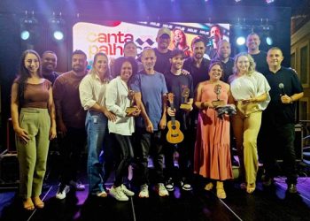Belas canções e animação do público marcam a grande final do Festival Canta Palhoça