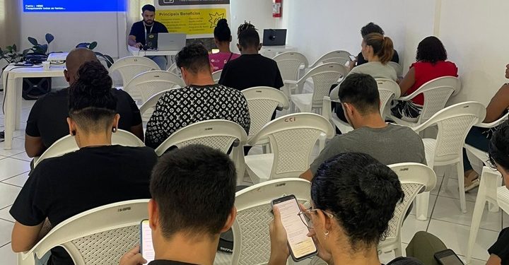 Feirão de empregos mobiliza moradores e encaminha candidatos para novas oportunidades em Palhoça